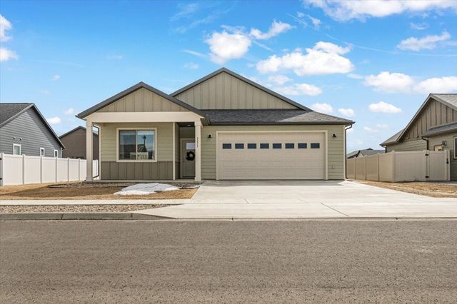 3277 Lizzy St, East Helena, MT 59635