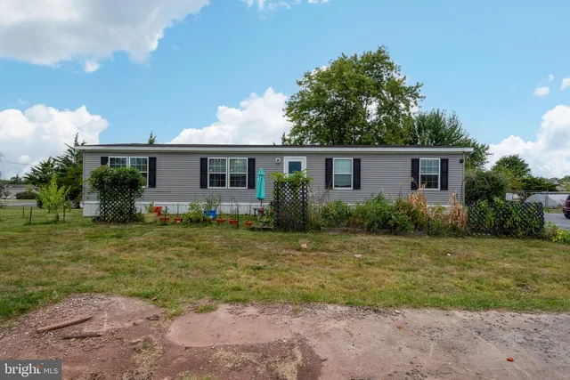 155 Joan St, Elizabethtown, PA 17022