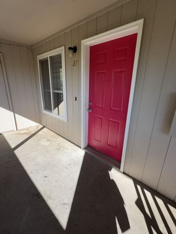 517 Western Ave #27, Medford, OR 97501
