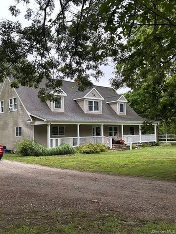 4 Conservation Circus, Ridge, NY 11961
