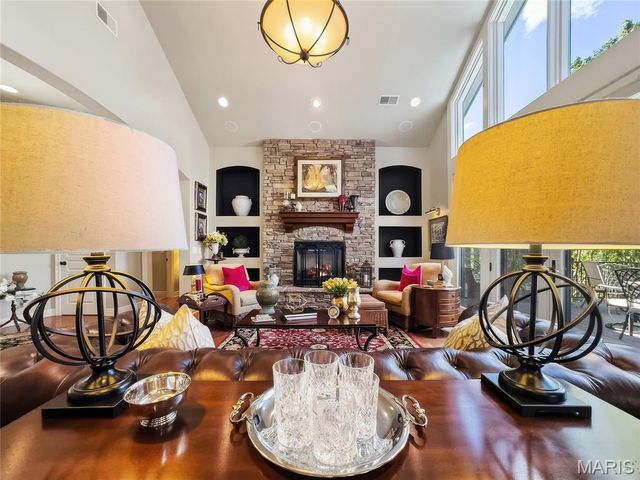 302 Country Ridge Dr, Camdenton, MO 65020