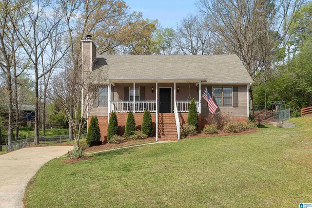 3122 Cedarbrook Ln, Trussville, AL 35173
