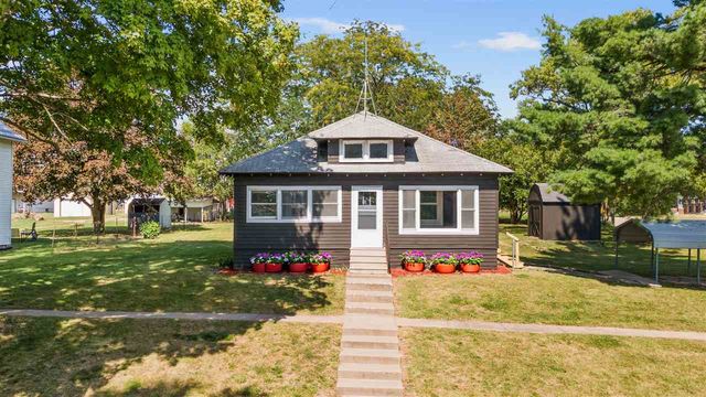 406 Washington St, Ainsworth, IA 52201