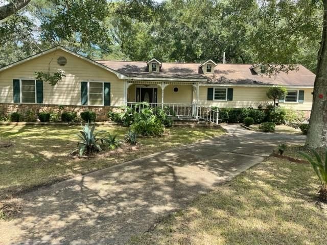 9416 Windrow Pl, Moss Point, MS 39562