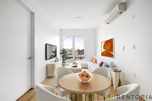 210 Greenpoint Ave #4J, Brooklyn, NY 11222