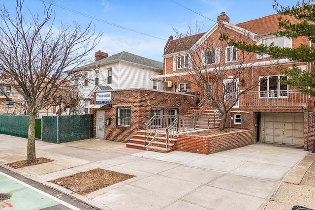 10207 63rd Rd, Forest Hills, NY 11375
