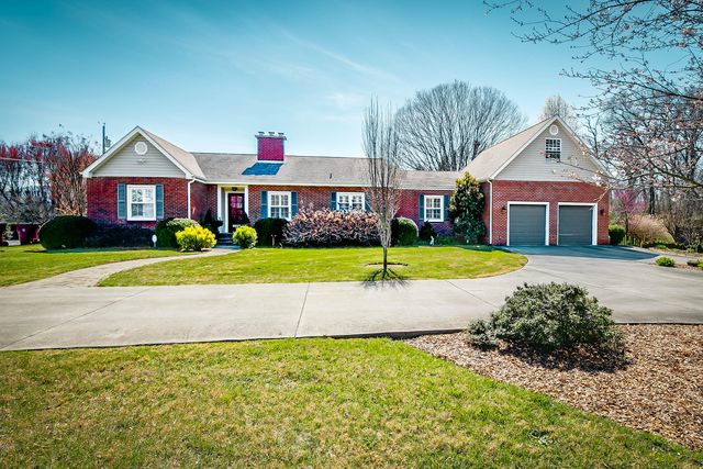 2907 W  Walnut St, Johnson City, TN 37604