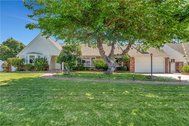 6818 Chisholm Ave, Van Nuys, CA 91406