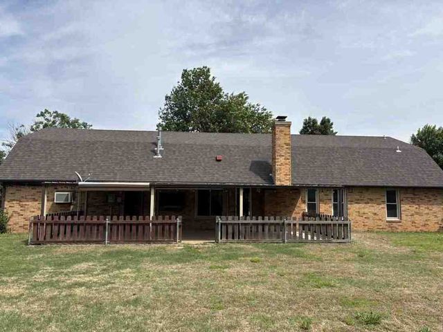 609 N  Centennial Way, Mustang, OK 73064