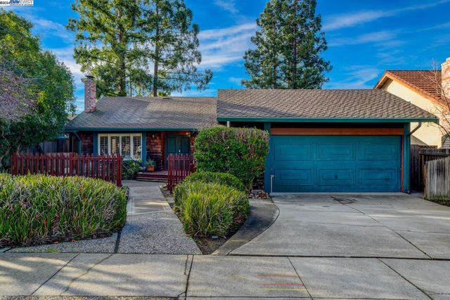 40739 Canyon Heights Dr, Fremont, CA 94539