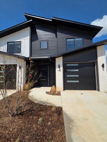 1100 Emilia Ave, Lowell, AR 72745