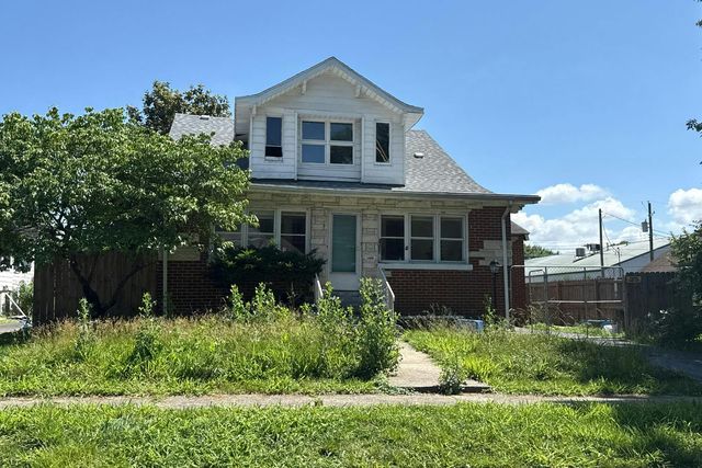1106 E  Poplar St, West Frankfort, IL 62896