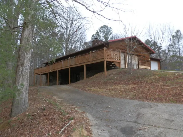 1877 Bledsoe Dr NE, Dalton, GA 30721