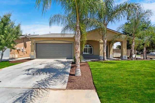 8470 Foothill Ave, Parlier, CA 93648