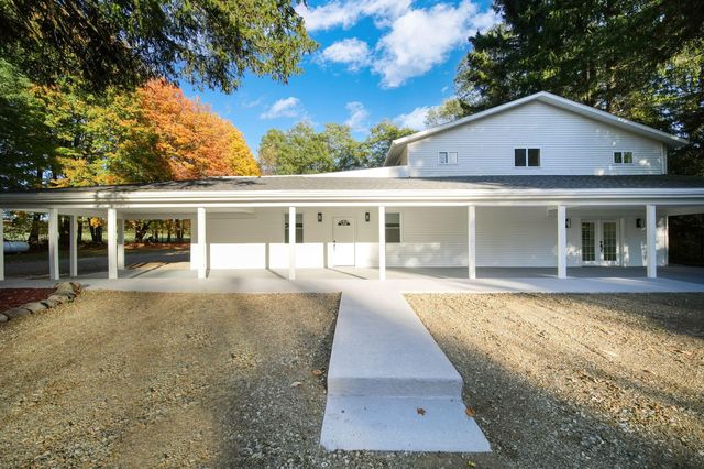 6947 Brown Rd, Parma, MI 49269