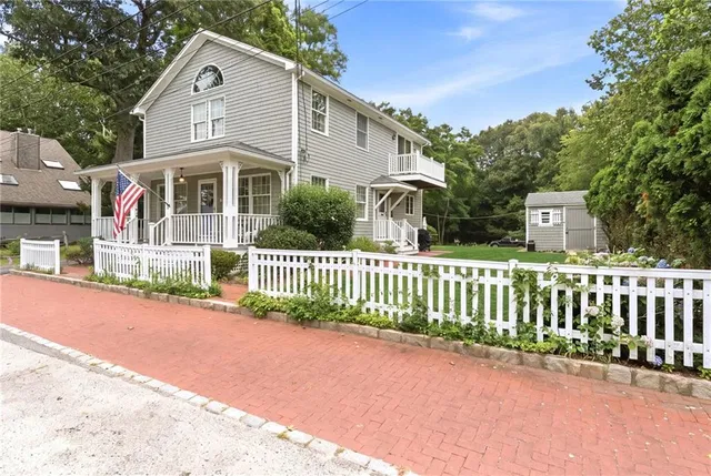 326 Claypool Dr, Warwick, RI 02886