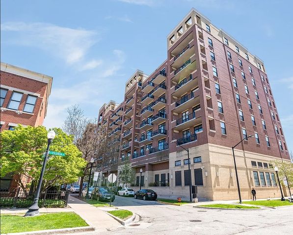 833 W  15th Pl #404, Chicago, IL 60608