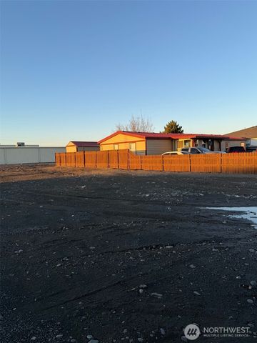 1638 W Pheasant Street, Moses Lake, WA 98837