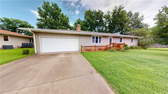1212 N  Olive St, Nevada, MO 64772