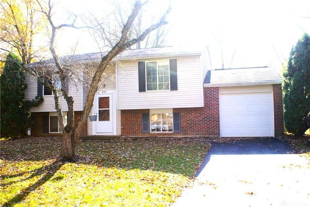 907 Martindale Rd, Englewood, OH 45322