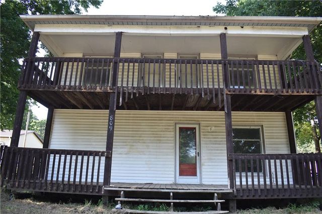 809 Valley St, Rushville, MO 64484