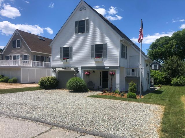 16 Middlefield St, Groton, CT 06340