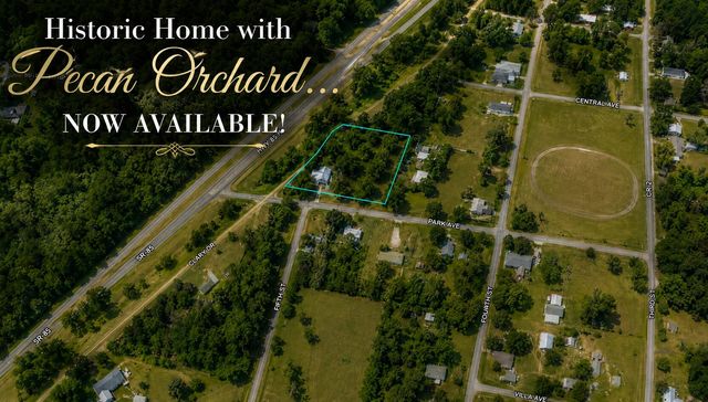 8127 5th St, Laurel Hill, FL 32567