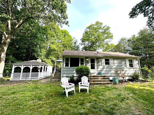 1740 Gold Star Hwy, Groton, CT 06340