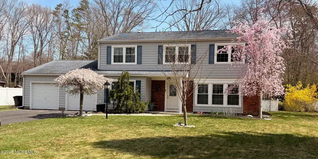 7 Coventry Court, Manalapan, NJ 07726