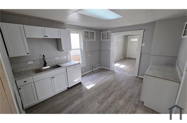 2183 W  81st St, Cleveland, OH 44102