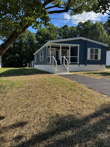 99 Terry Ln, Halfmoon, CT 12065