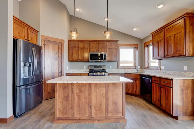 871 N  Grant St, Ellsworth, WI 54011