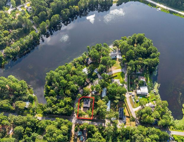 20865 Dogwood Ln, Montgomery, TX 77356