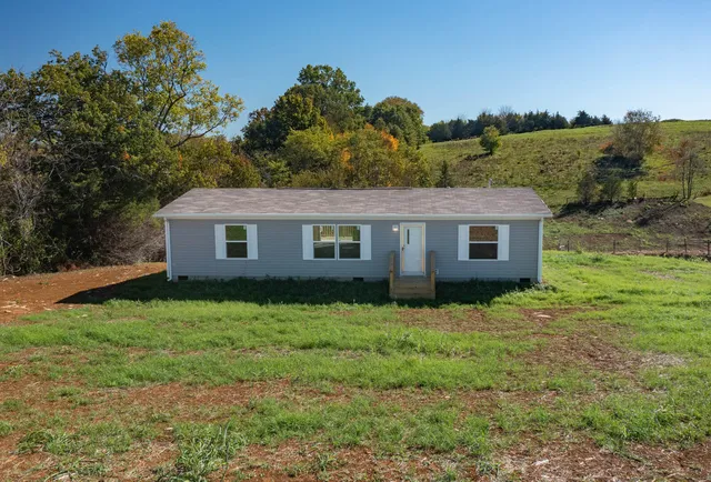 1576 Robinson Renaker Rd, Berry, KY 41003