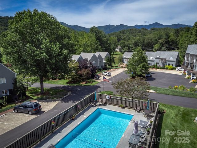 3B Lynx Dr, Black Mountain, NC 28711
