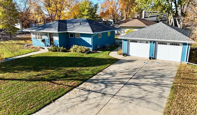 804 9th St S, Olivia, MN 56277