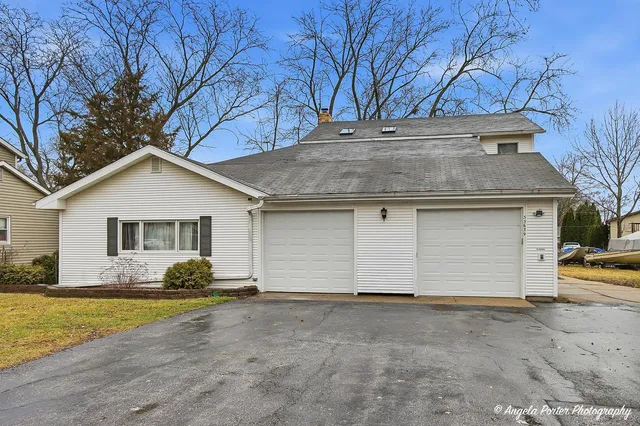 33639 N  Greentree Rd, Grayslake, IL 60030