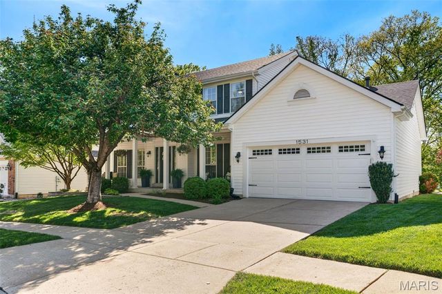 1531 Winter Chase Dr, Fenton, MO 63026