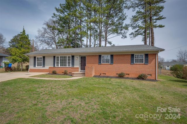 244 Crestview St, Rutherfordton, NC 28139
