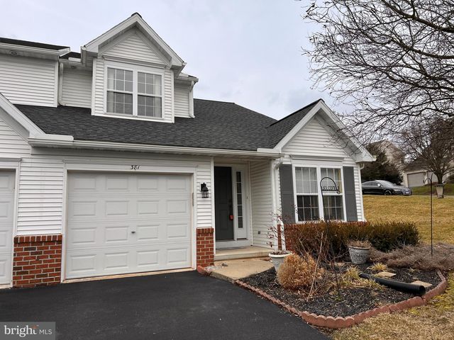 381 Waterford Ln, Reading, PA 19606