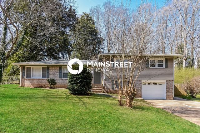 5613 Woodland Dr, Acworth, GA 30102
