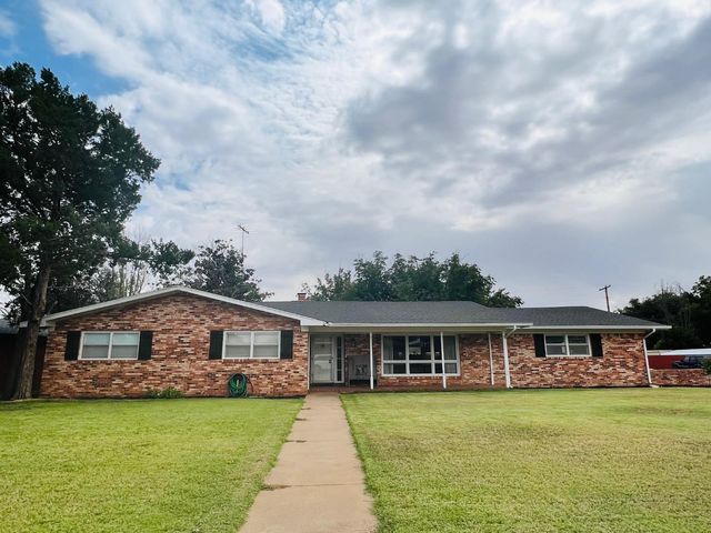 1302 E  Hester St, Brownfield, TX 79316