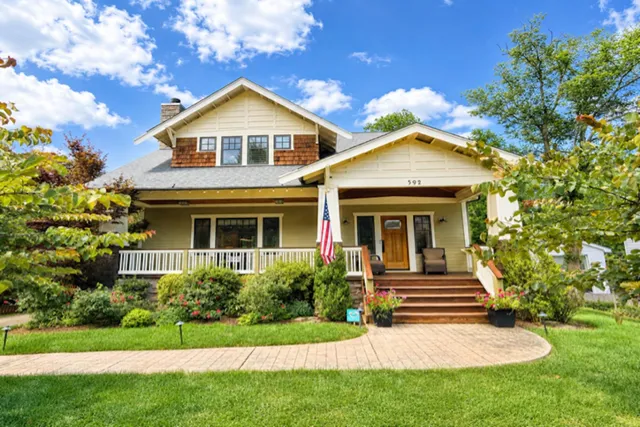 502 Spring St SE, Vienna, VA 22180