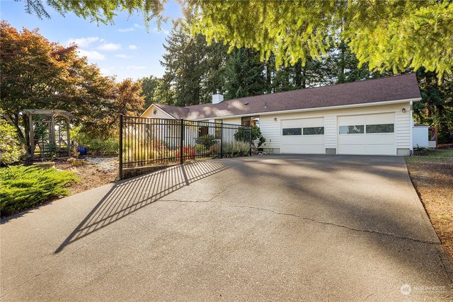 1611 Easthill Place NW, Olympia, WA 98502