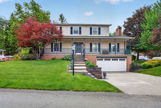 418 Woodcock Dr, Cranberry Township, PA 16066
