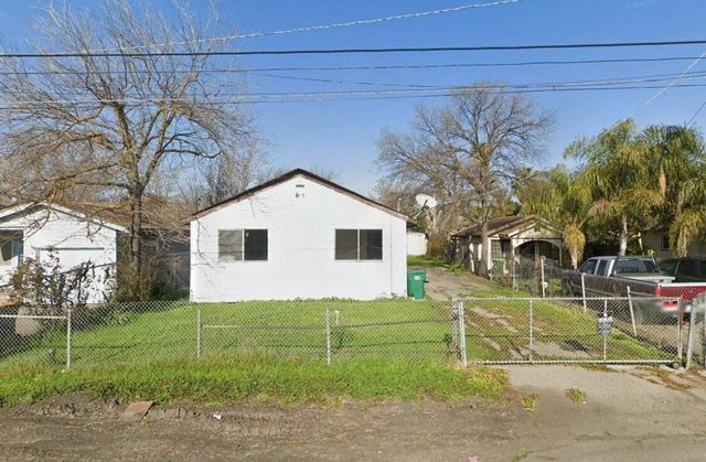 2703 E  Poplar St, Stockton, CA 95205