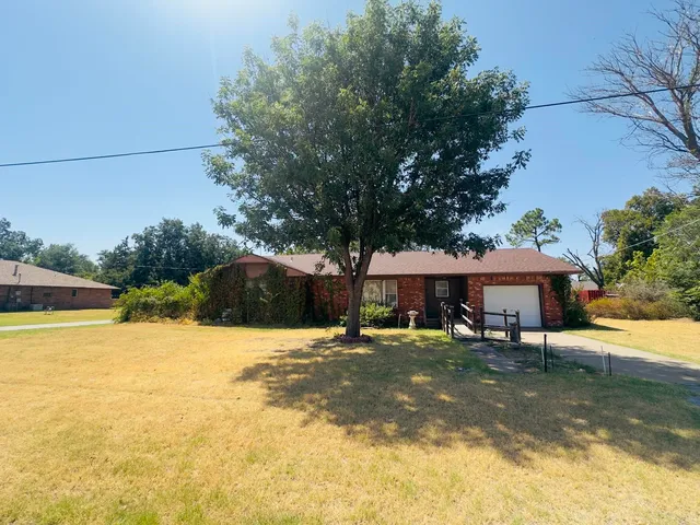 200 N  Woodward St, Ames, OK 73718