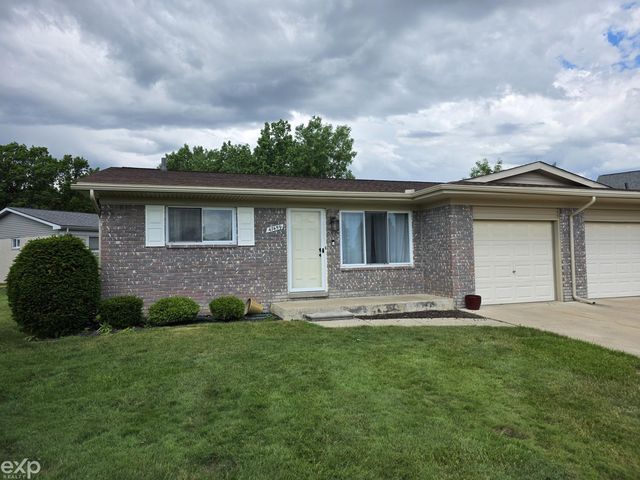 47459 Michele Ct, Chesterfield, MI 48047