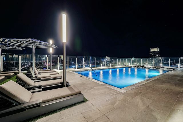 303 W  5th St #1709, Austin, TX 78701