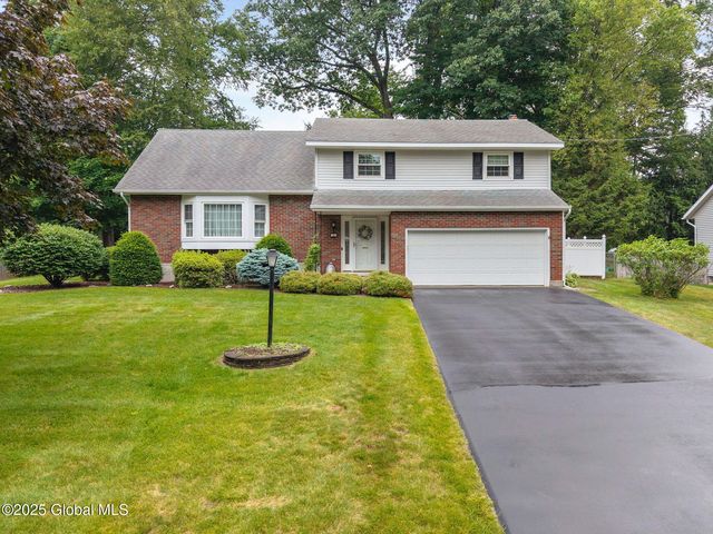 32 Reed Lane, Clifton Park, NY 12065
